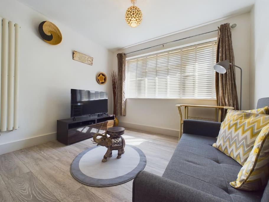 Fabulous Quiet Chelmsford Apartment - Free Parking Exterior photo