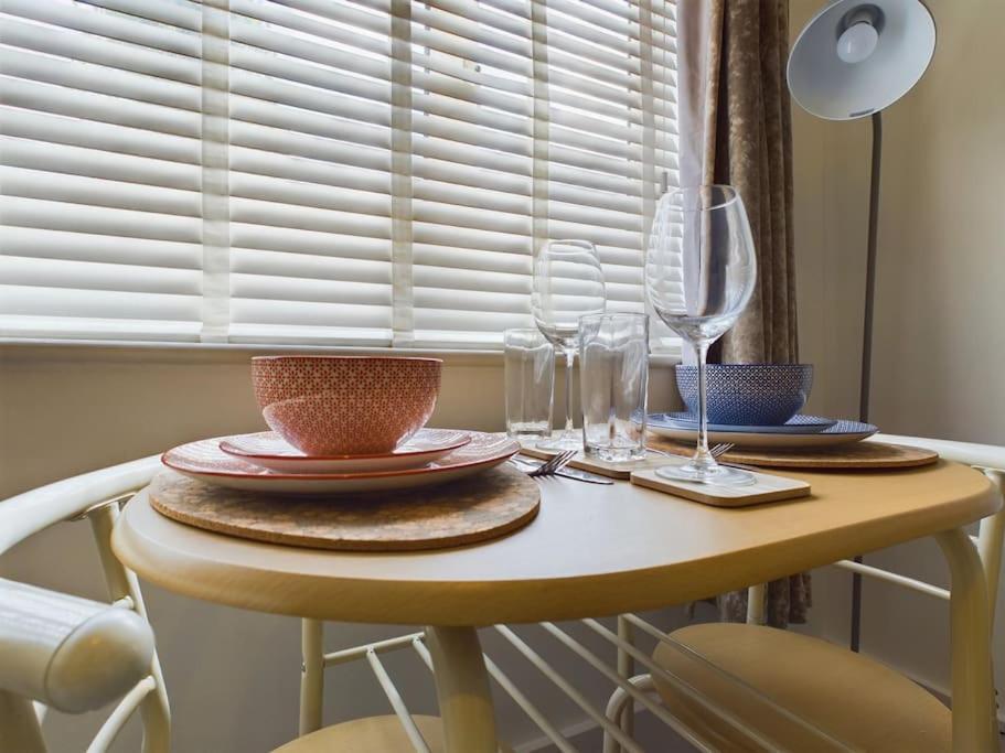 Fabulous Quiet Chelmsford Apartment - Free Parking Exterior photo